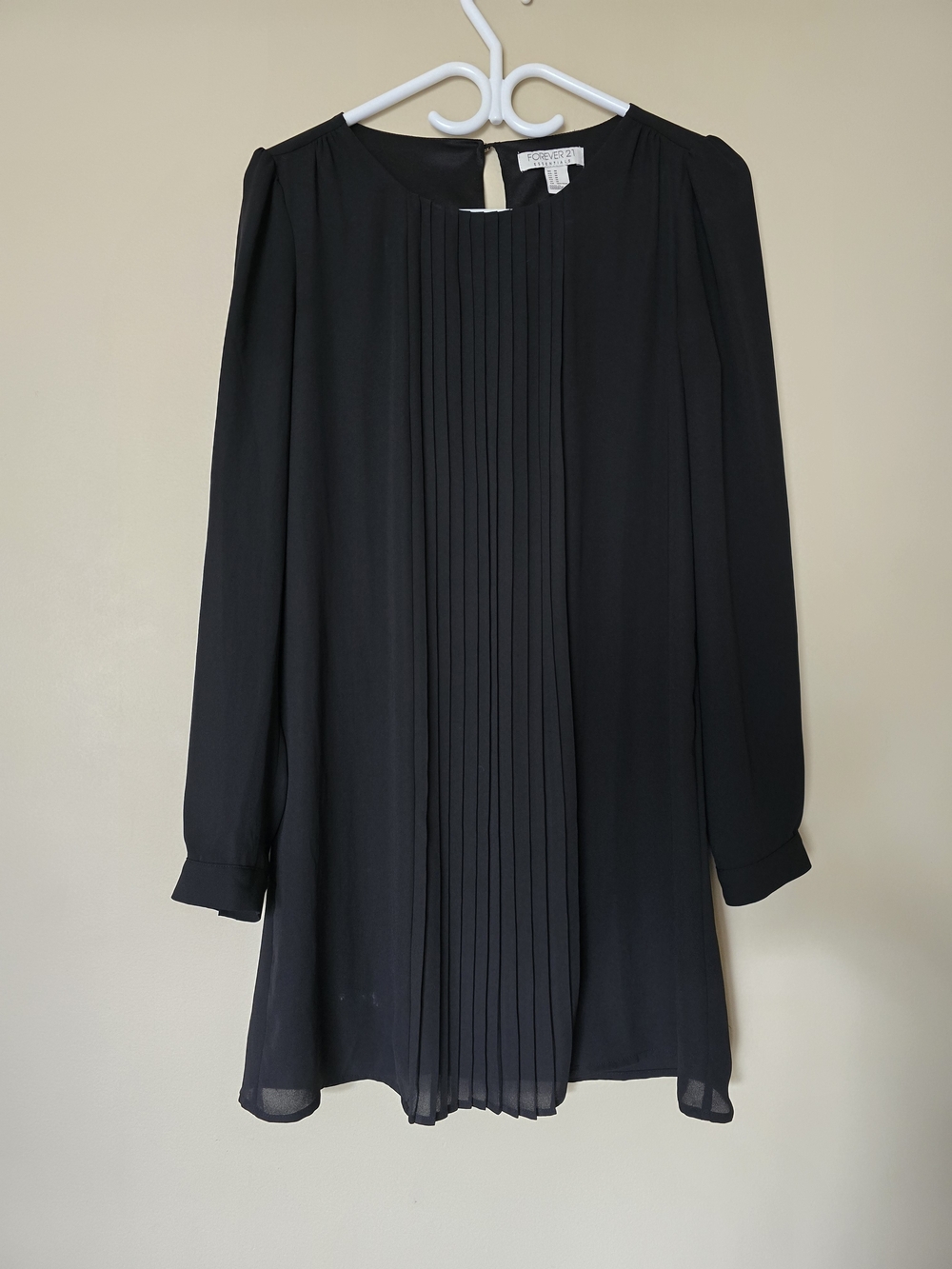 Forever 21 Black Pleated Front Long Sleeve Shift Mini Dress Medium